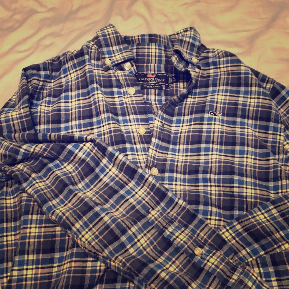 Boys size large vineyard vines